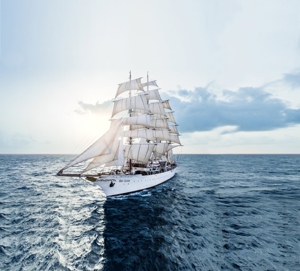 luxury sailing cruise ships